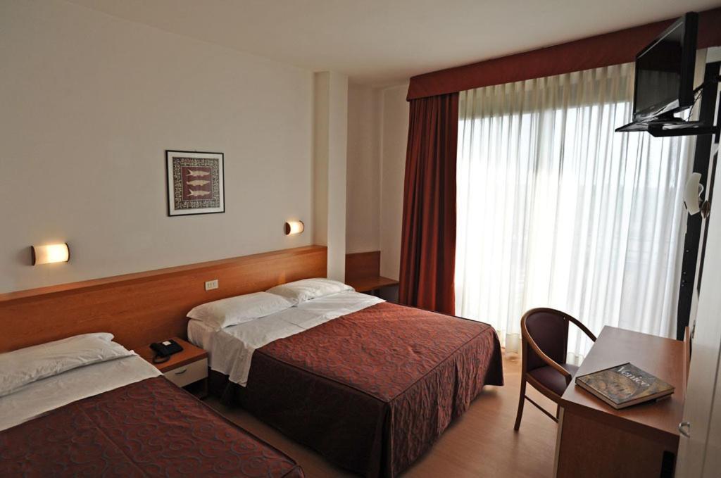Hotel Fenix 카발리노 외부 사진
